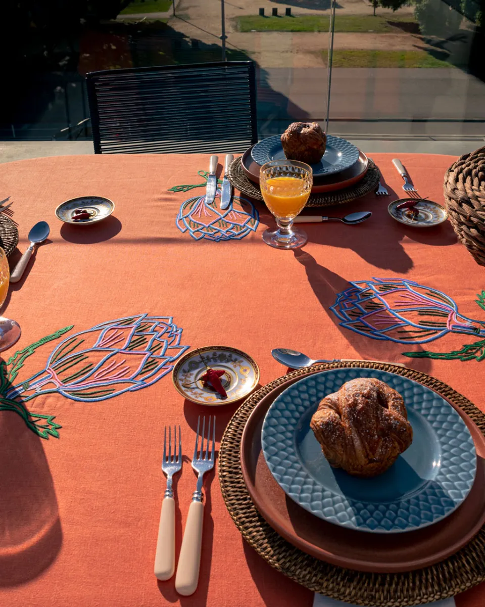 TA-DAAN Artichoke Tablecloth