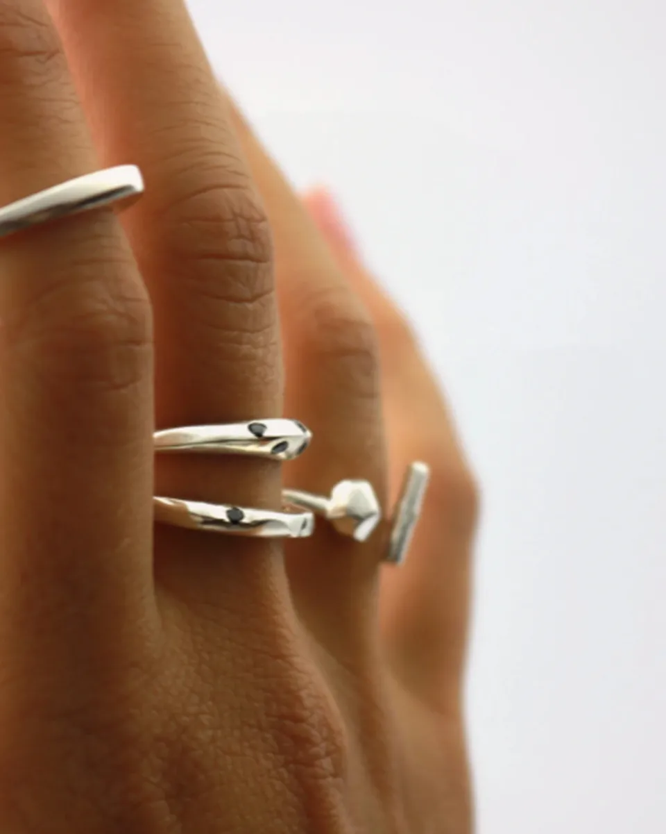 TA-DAAN Ball & Bar Ring