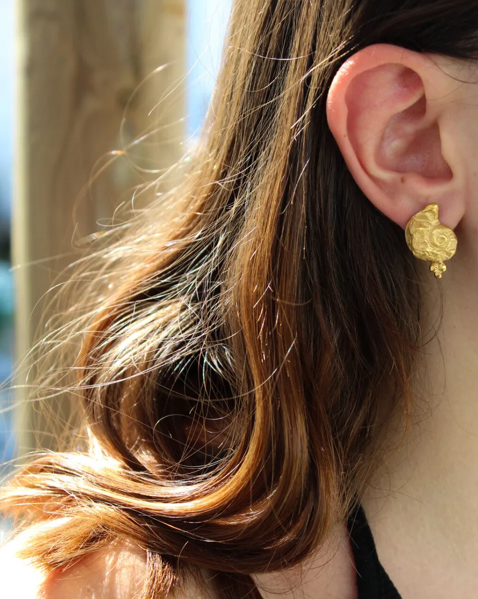 TA-DAAN Cowrie Shell earrings