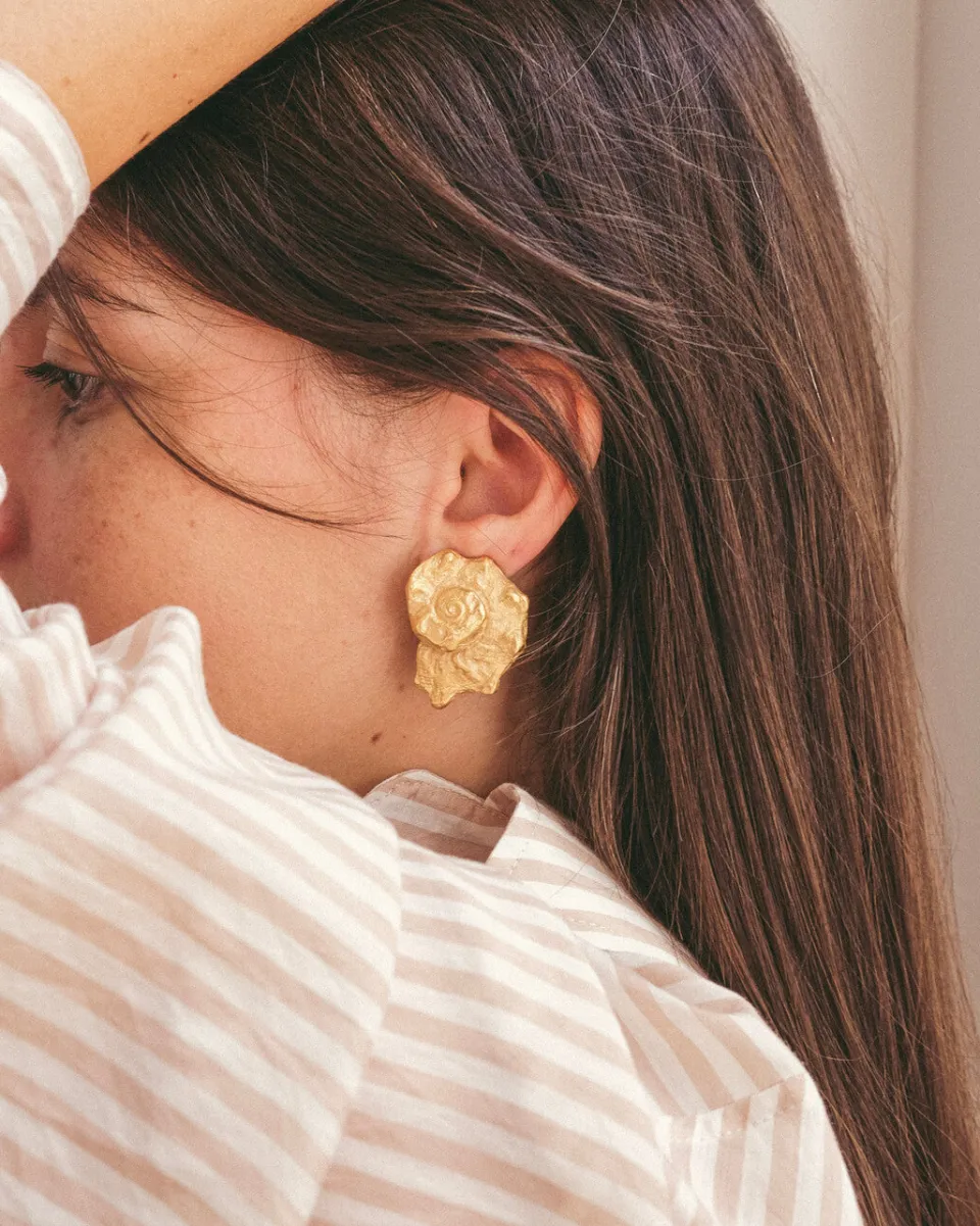 TA-DAAN Cowrie Shell XL long earrings