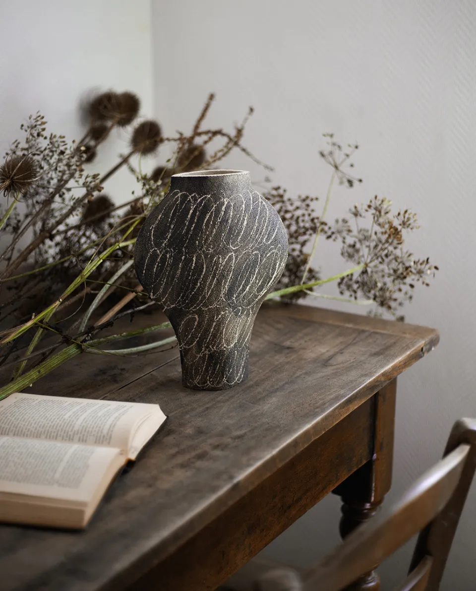 TA-DAAN ‘Dal - Negative Circles Black’ Ceramic Illustrated Vase