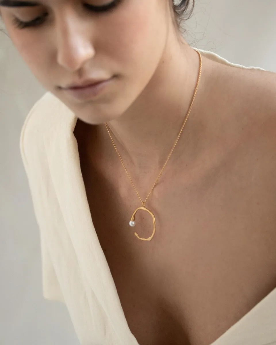 TA-DAAN Golden Eclat circle Necklace
