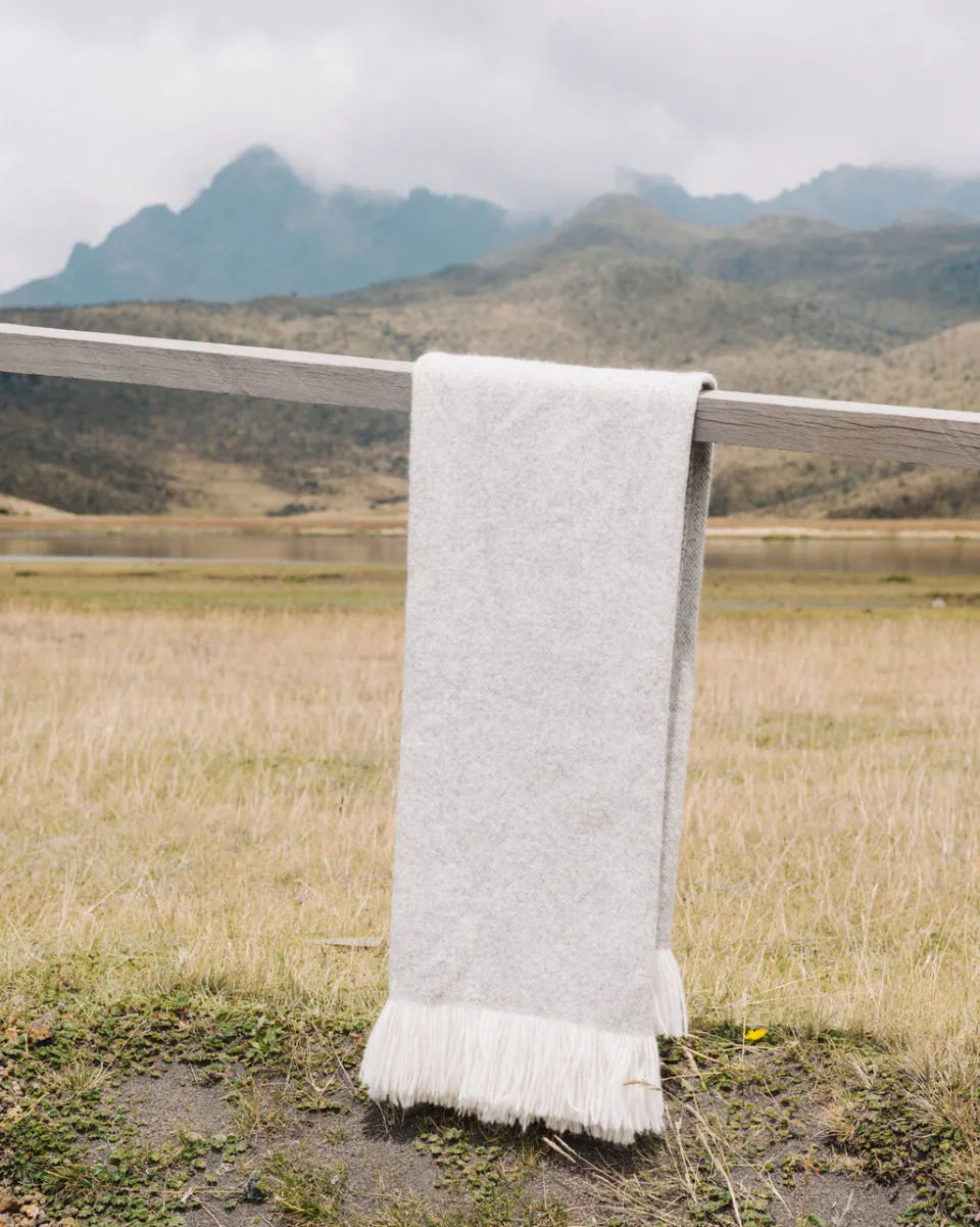 TA-DAAN ILLA Alpaca Blanket