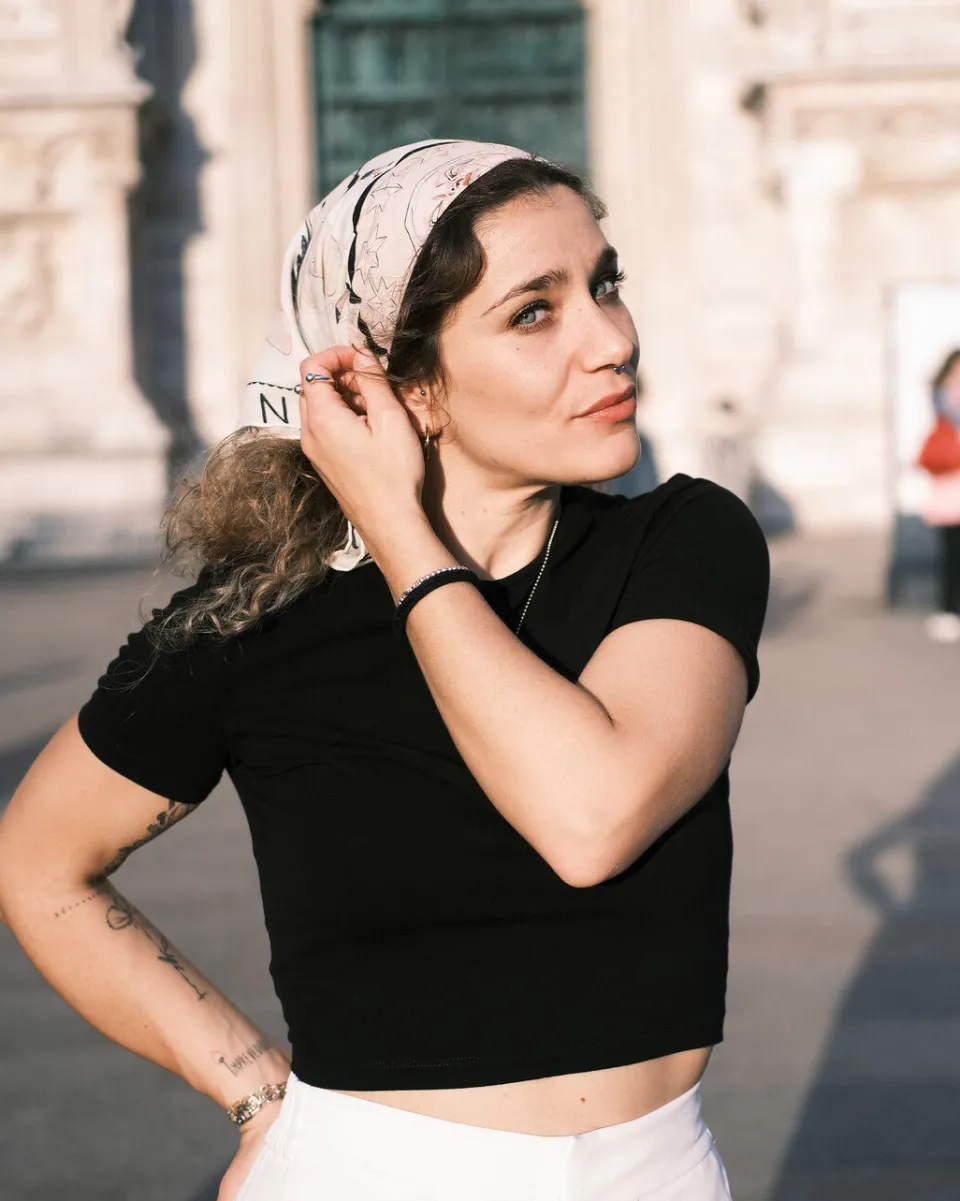 TA-DAAN Madonnina - Medium square scarf