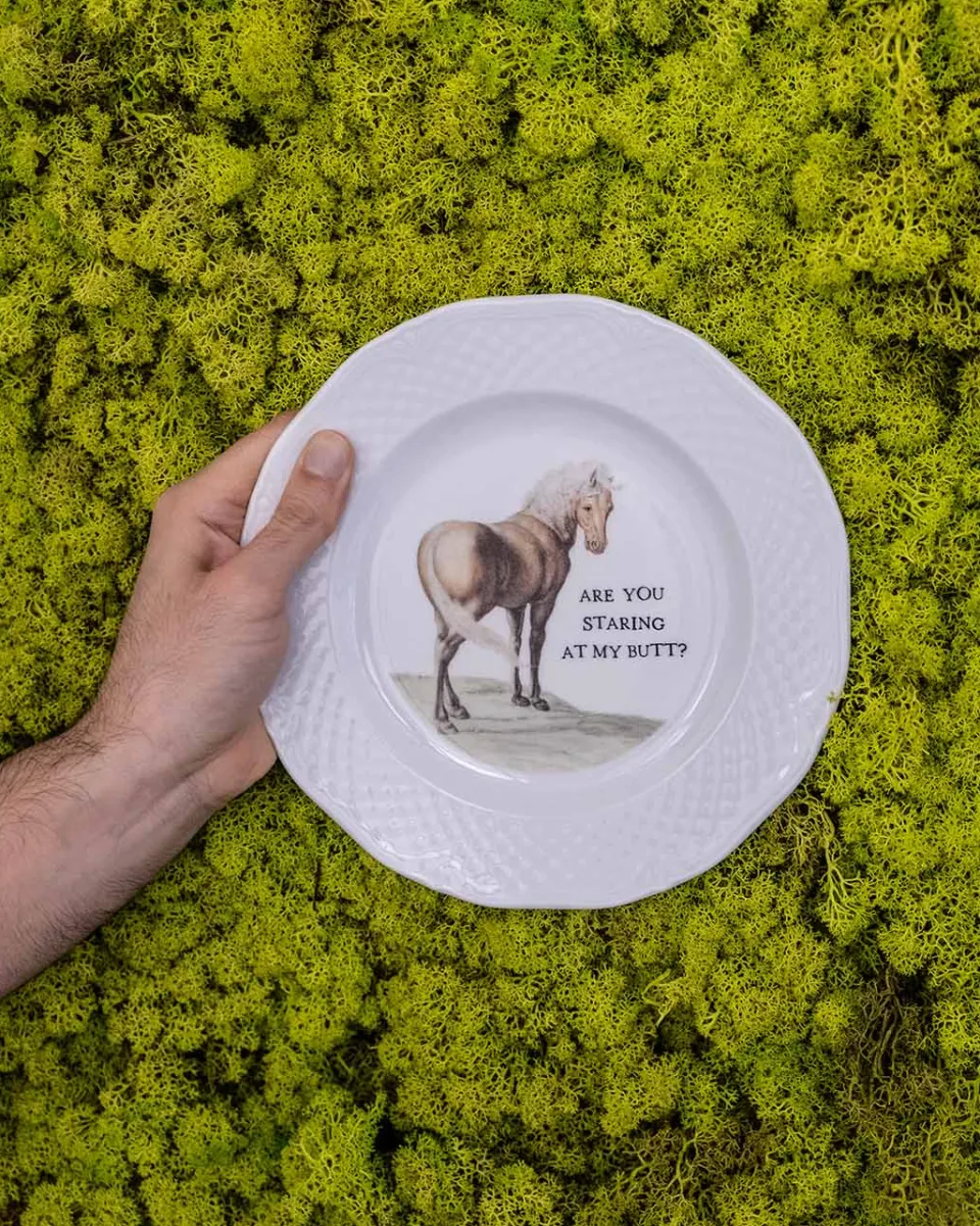 TA-DAAN Staring at butt Very Ugly Plate