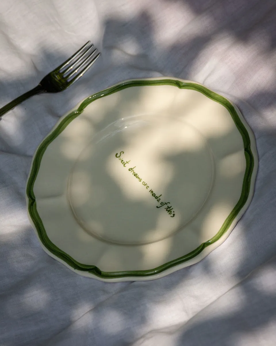 TA-DAAN Sweet dreams are made of this plate