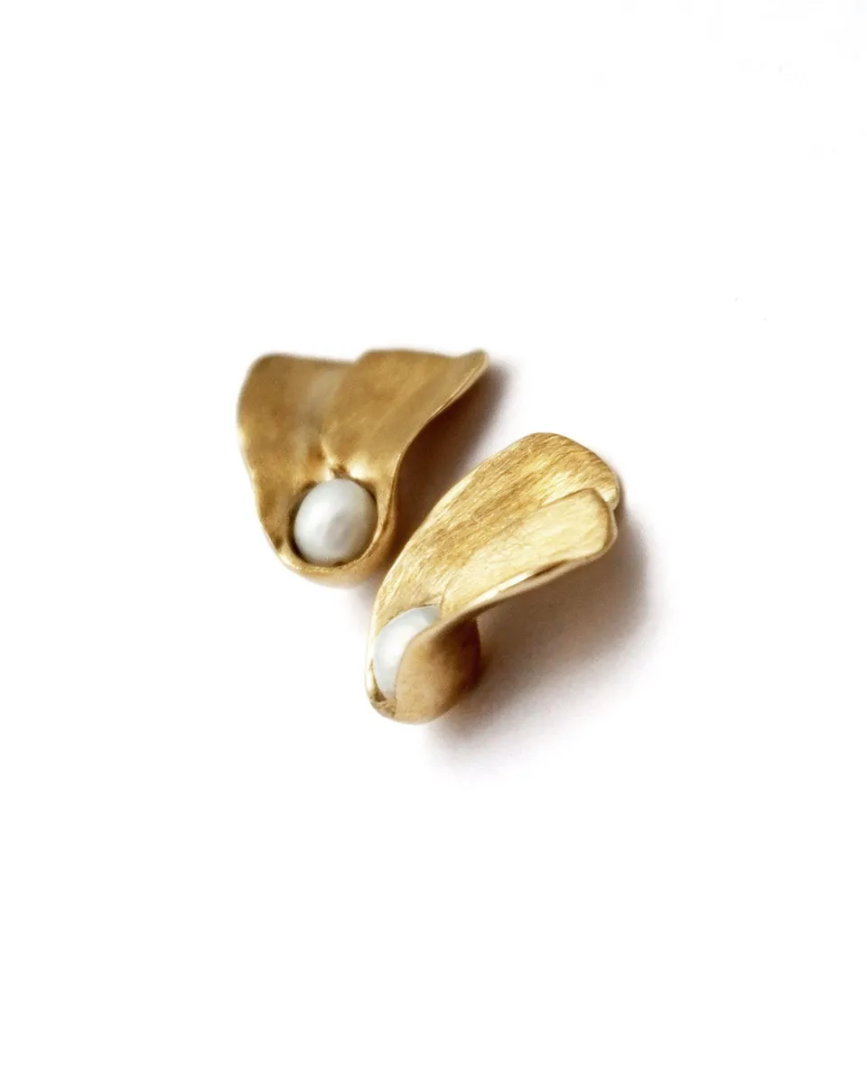 TA-DAAN Swirl Bronze and Pearl Earrings