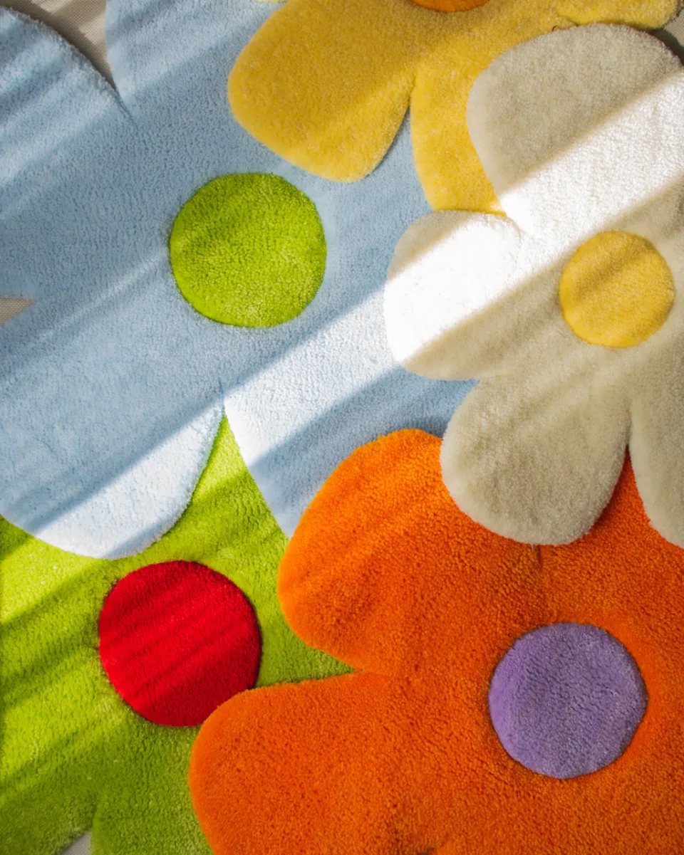 TA-DAAN Tufted Flower - Green Red