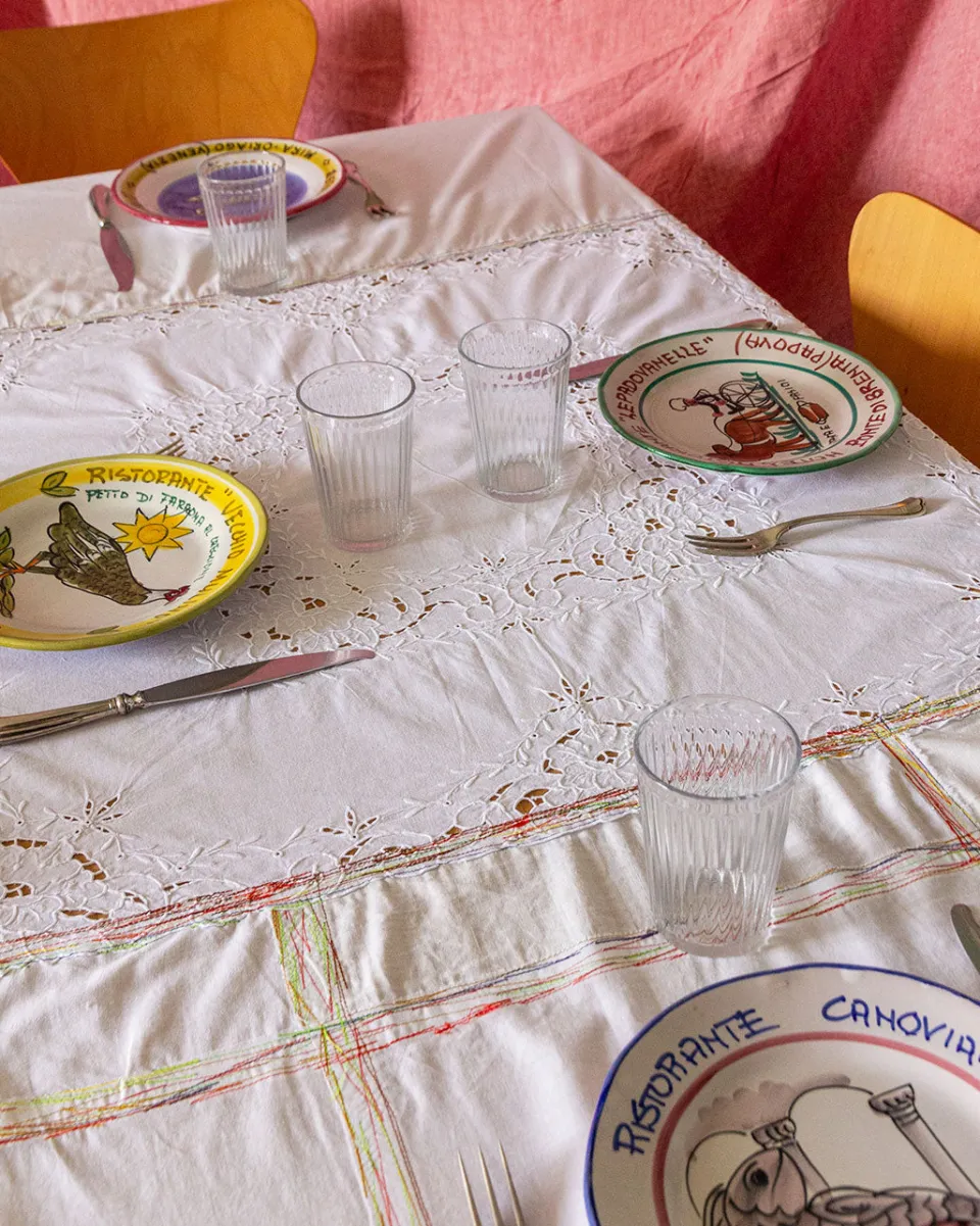 TA-DAAN White lace tablecloth