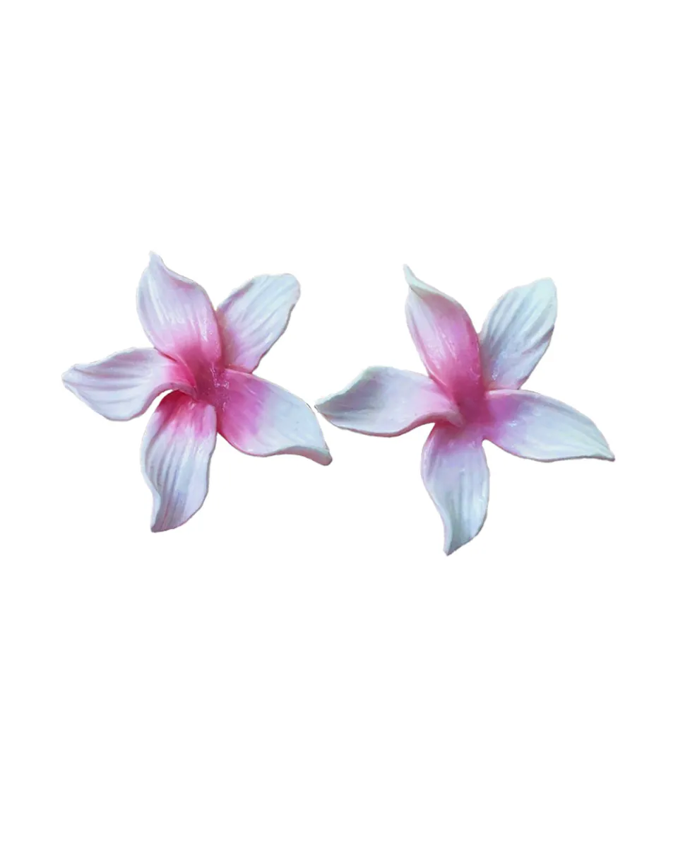 TA-DAAN White Pomelia earrings